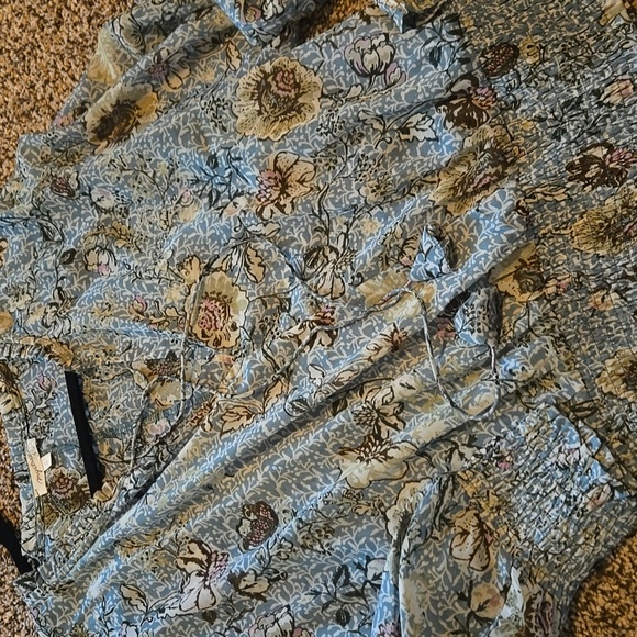 Floral Patterned Top  by Mystree. - Picture 1 of 4